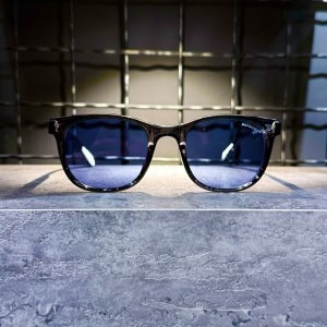 عینک برند MOSCOT فریم مشکی مات شیشه ای/ شیشه بنفش دودی کد MZ62003