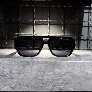 عینک برند DOLCE &GABBANA فریم مشکی براق / شیشه دودی کد DG4482