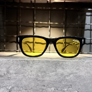 عینک برند OFF WHITE فریم مشکی براق / شیشه زرد کد ZN3865