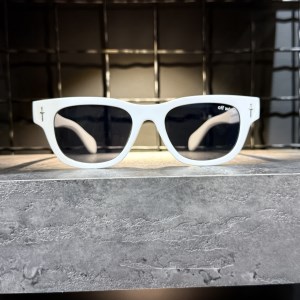 عینک برند OFF WHITE فریم سفید / شیشه دودی کد ZN3865