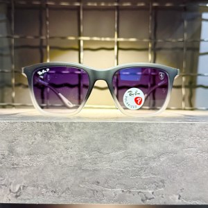 عینک برند RAY BAN فریم مشکی سفید / شیشه دودی کد RB7222