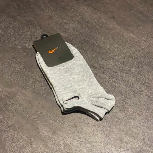 جوراب مچی برند NIKE طرح بیسیک رنگ طوسی روشن کد 17083
