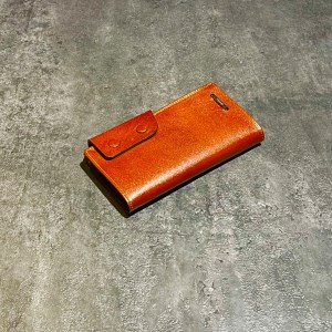 کیف پول دستی چرم طبیعی مدل دکمه ای برند ROMA رنگ قهوه ای کد 17406
