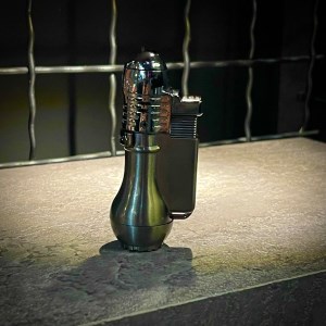 فندک گازی شعله اتمی درپوشدار رنگ متالیک کد 18468