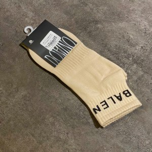 جوراب نیم ساق برند DOMINO طرح BALENCIAGA رنگ کرم کد 19089