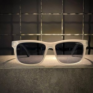 عینک TOMFORD فریم کائوچویی سفید / شیشه دودی کد 8365