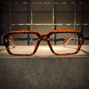 عینک CHROME HEARTS فریم کائوچویی پلنگی / شیشه بلوکات سفید کد CH8232