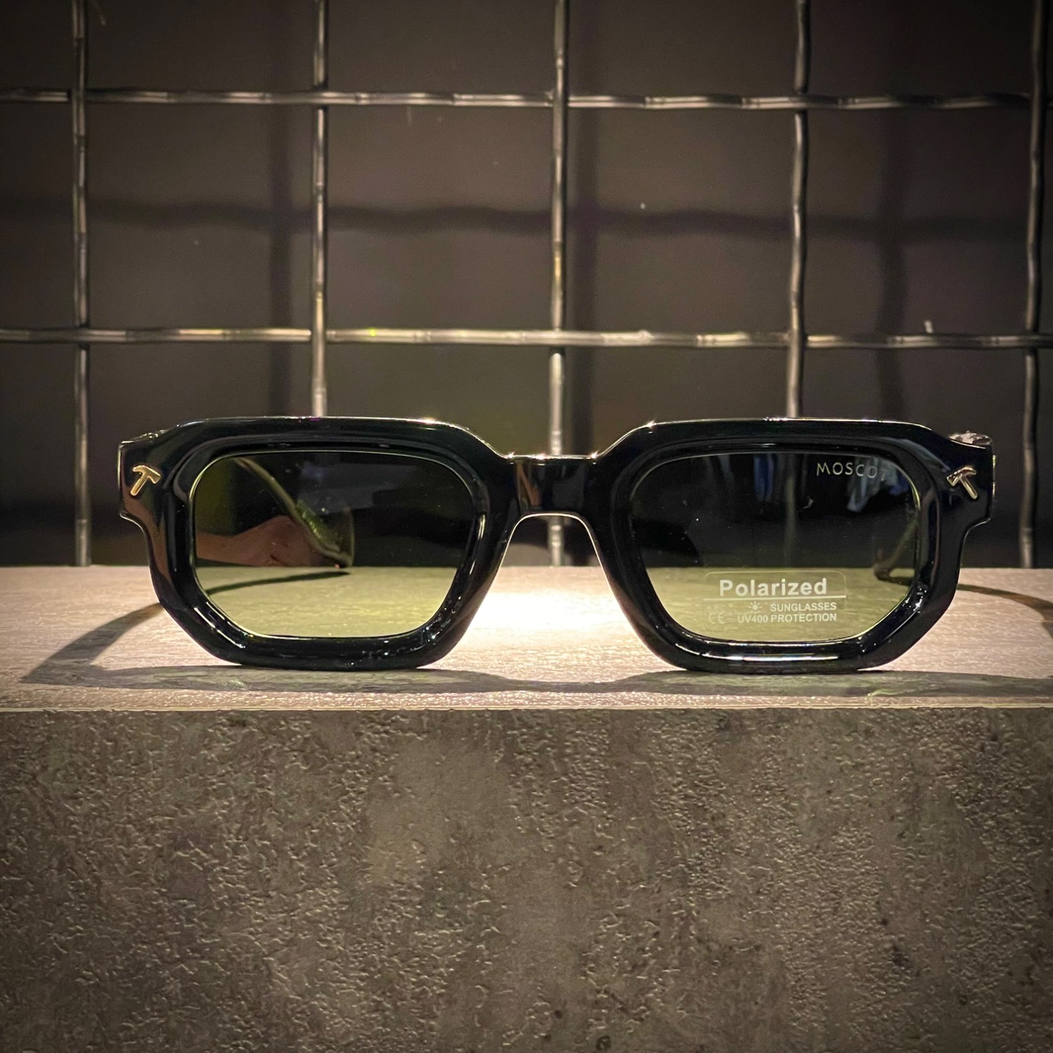 عینک MOSCOT فریم کائوچویی مشکی براق دسته پلنگی / شیشه دودی کد ZS98155P