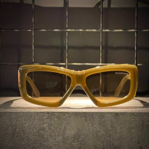 عینک BALENCIAGA فریم کائوچویی سبز لجنی / شیشه قهوه ای کد 19623