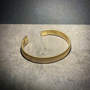 دستبند استیل حصیری رنگ گلد