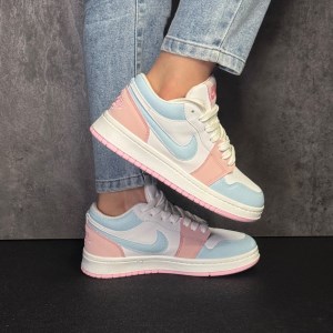 کتونی جردن ایرفورس برند NIKE رنگ آبی صورتی سایز 39