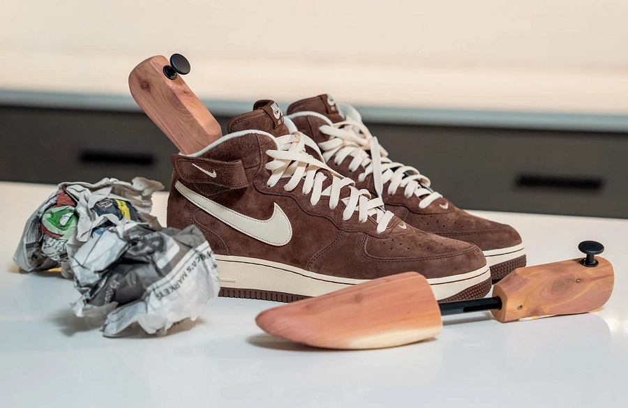 How-to-Clean-Suede-Shoes-sport-1